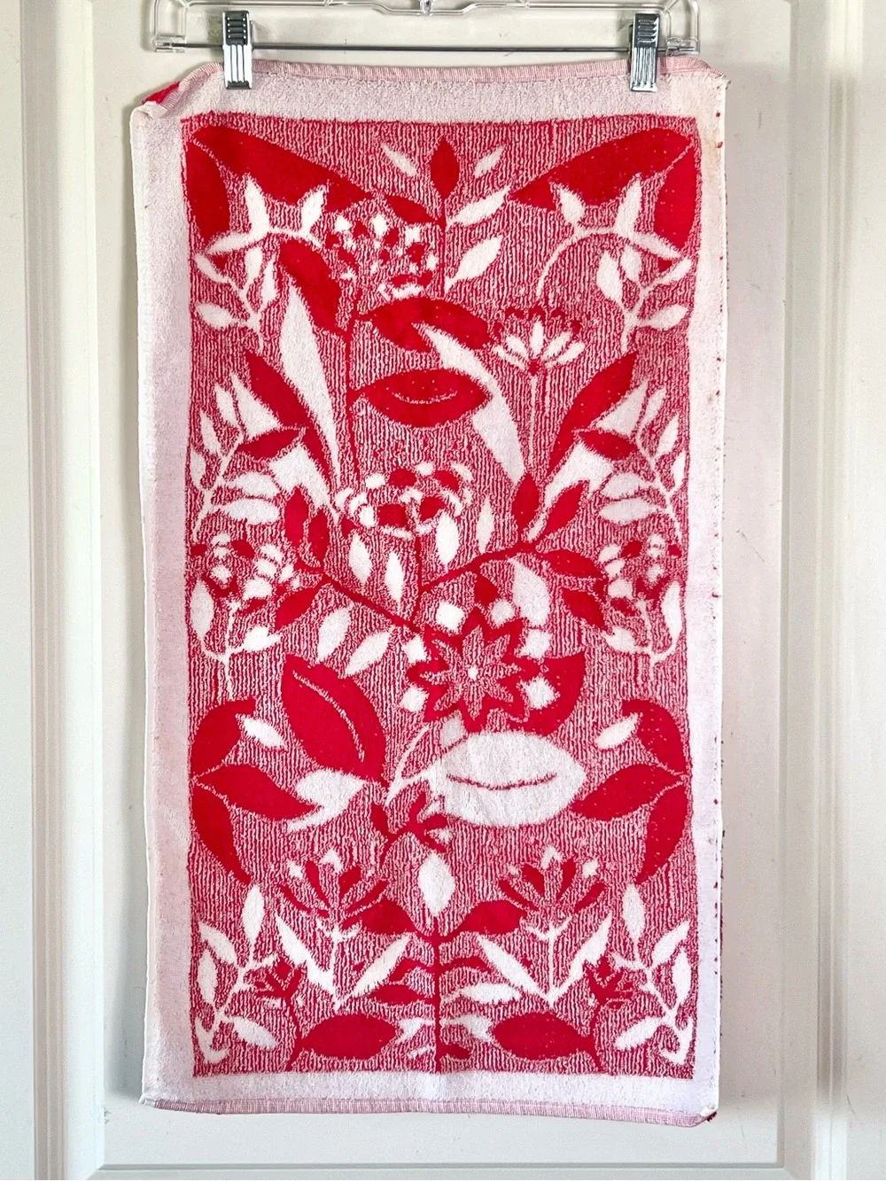 VTG 70s Mid Century Red White Floral Botanical Terry Cotton Reverse Hand Towel